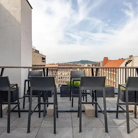 Rooftop Access - Balcony - * بودابست