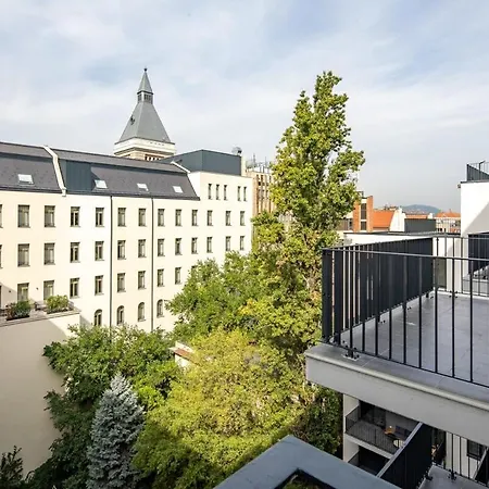 Rooftop Access - Balcony - * بودابست